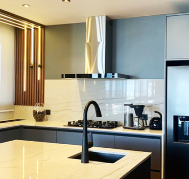 Atemporalidade e Versatilidade do Preto na Cozinha Personalizada